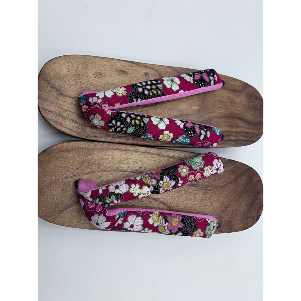 Vintage Japanese Geta Wooden Sandals Magenta Floral Fabric Straps Women Size 6-7
